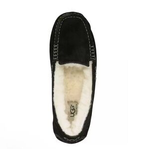 UGG NWOT Black suede Moccasins with Cream Lining women’s size 9